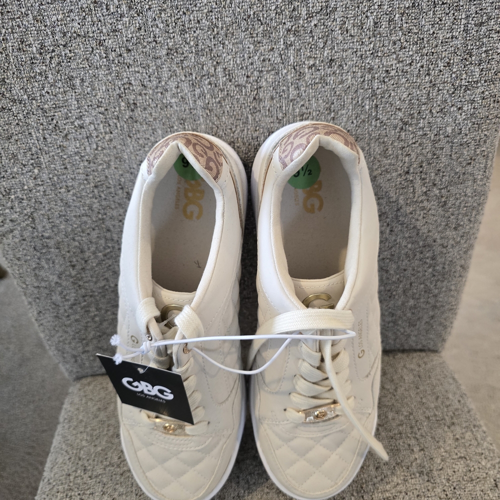 GBG Los Angeles Women's Cream Quilted Sneakers